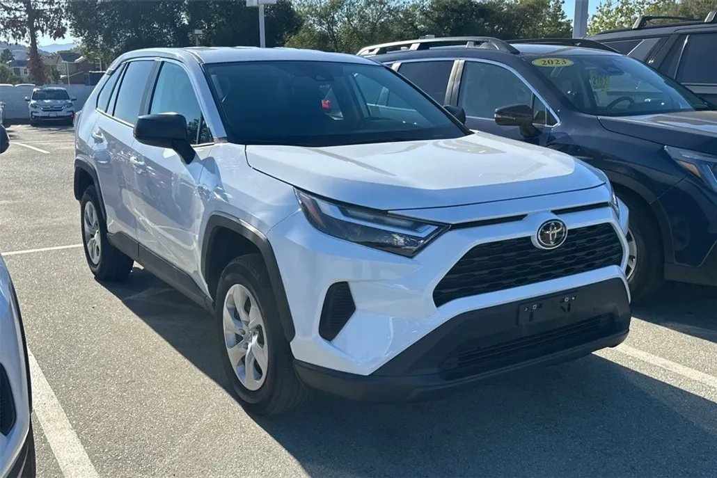 2024 Toyota RAV4 LE photo 1