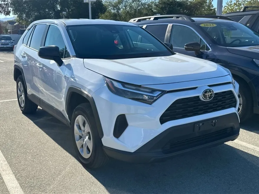 2024 Toyota RAV4 LE photo 1