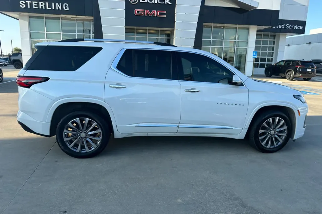 2023 Chevrolet Traverse Premier photo 1