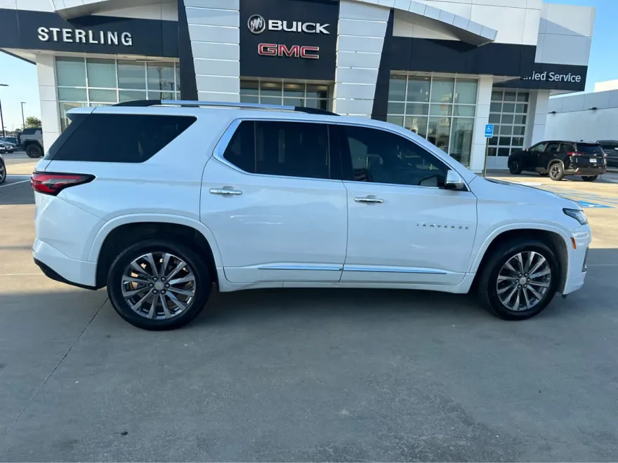 2023 Chevrolet Traverse Premier photo 1
