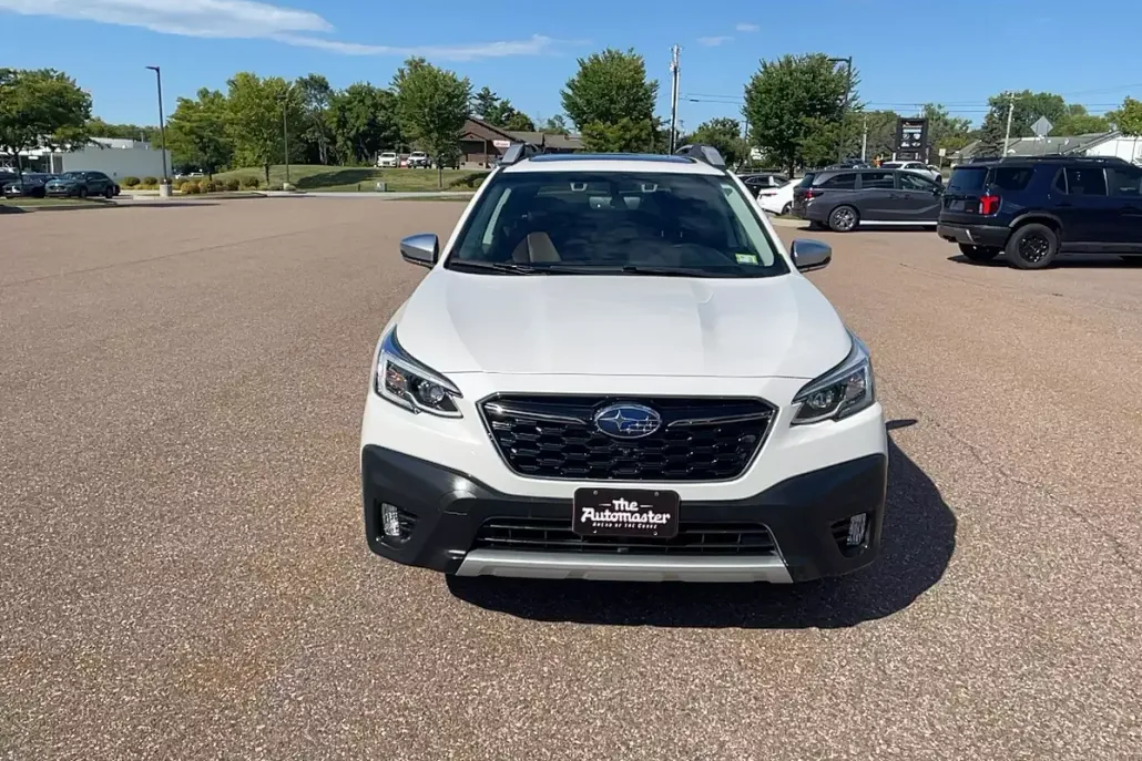 2020 Subaru Outback Touring XT photo 1