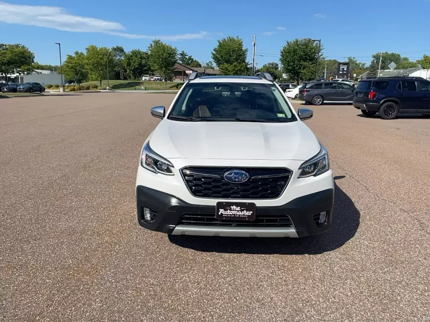 2020 Subaru Outback Touring XT photo 1