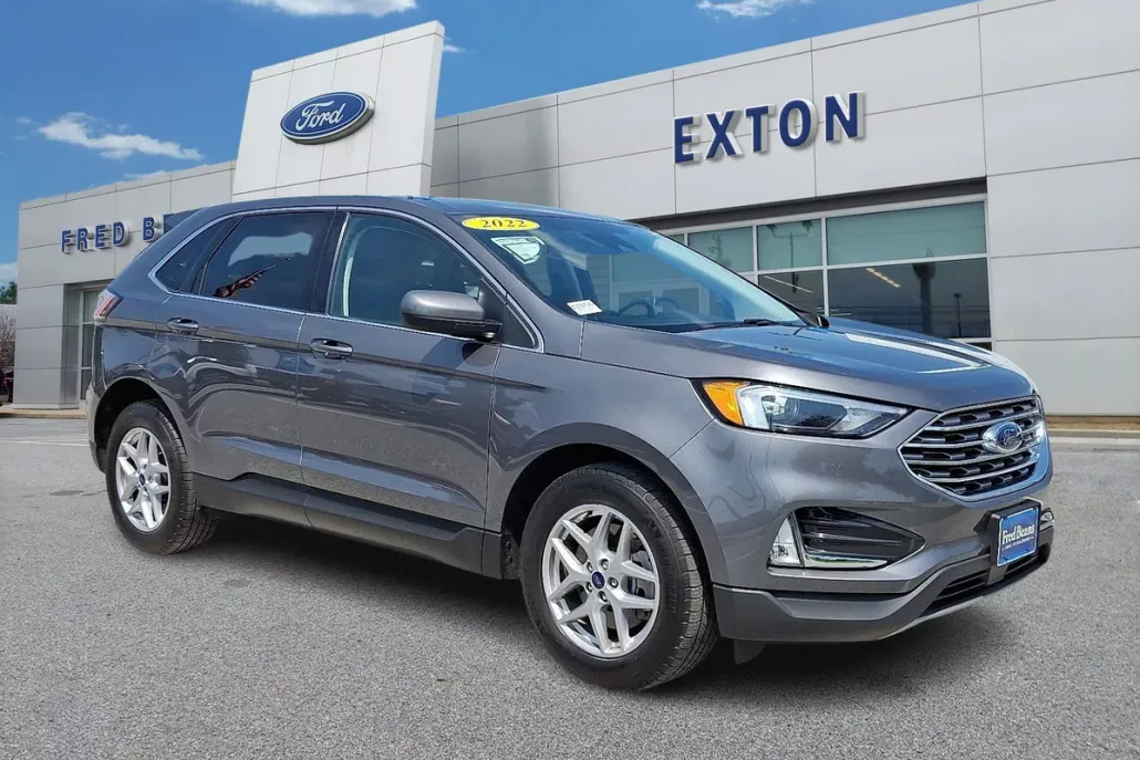 2022 Ford Edge SEL photo 1