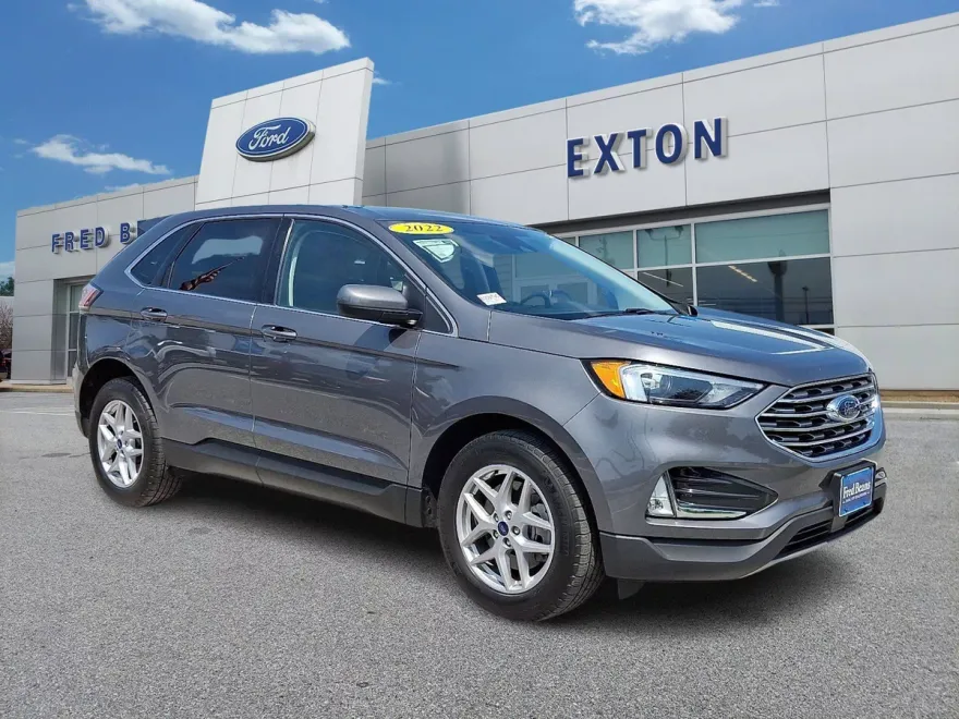 2022 Ford Edge SEL photo 1