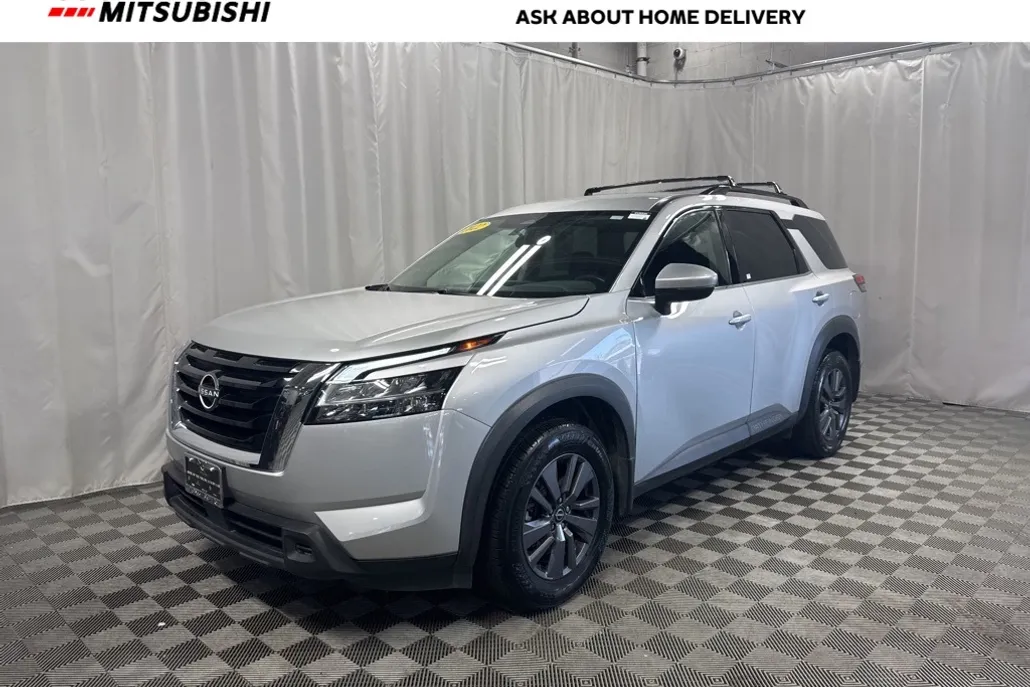 2022 Nissan Pathfinder SV photo 1