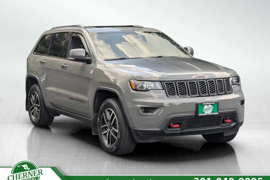 2021 Jeep Grand Cherokee Trailhawk photo 1