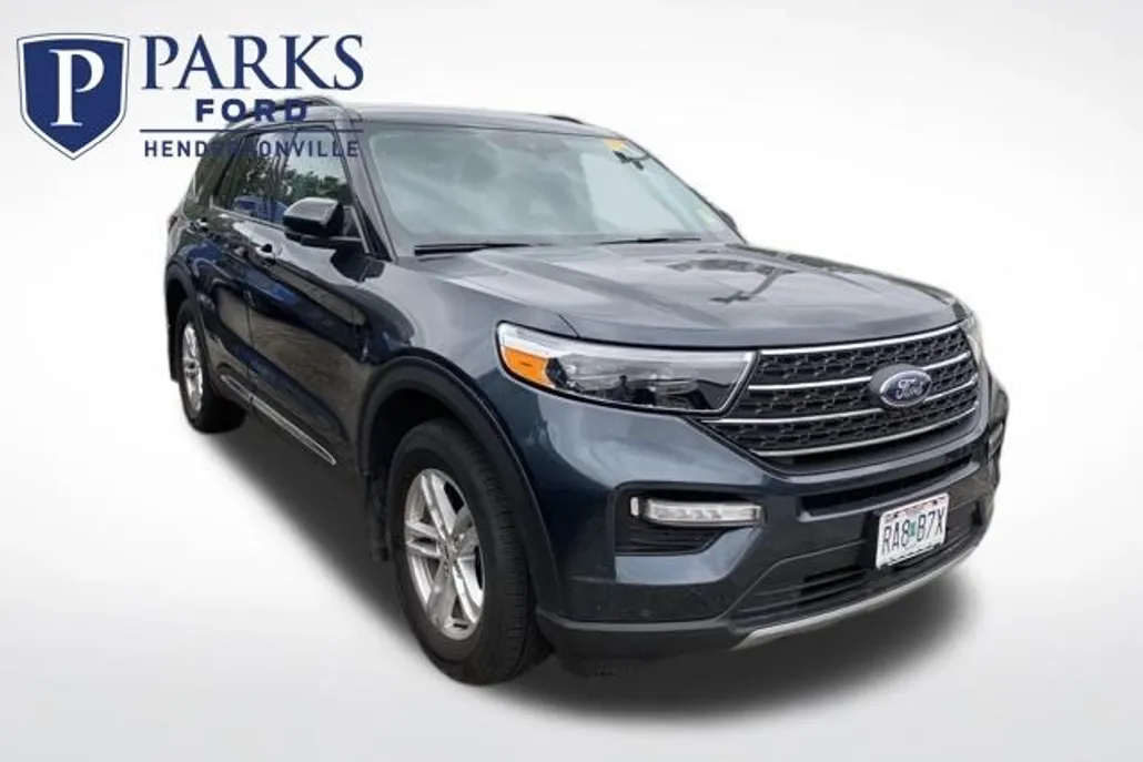 2023 Ford Explorer XLT photo 1