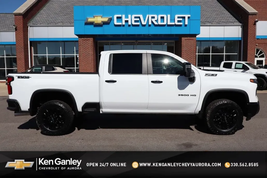 2026 Chevrolet Silverado LT photo 1