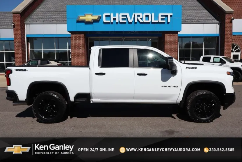 2026 Chevrolet Silverado LT photo 1