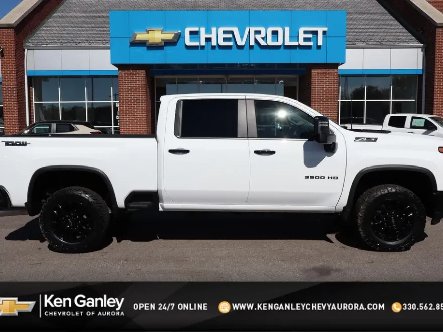 2026 Chevrolet Silverado LT photo 1