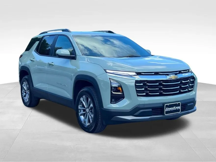 2025 Chevrolet Equinox LT photo 1