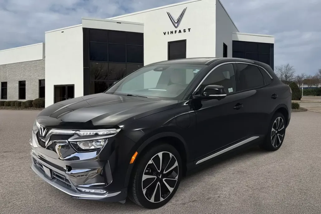 2025 Vinfast VF 8 8 photo 1