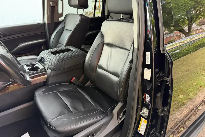 2018 Chevrolet Suburban 1500 photo 1