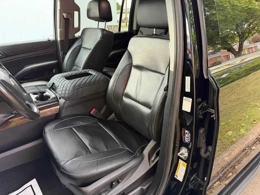 2018 Chevrolet Suburban 1500 photo 1