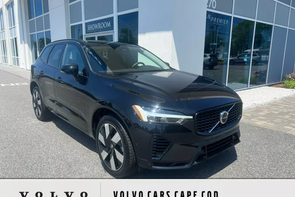 2025 Volvo XC60 Hybrid T8 Plus photo 1