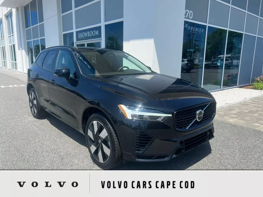 2025 Volvo XC60 Hybrid T8 Plus photo 1