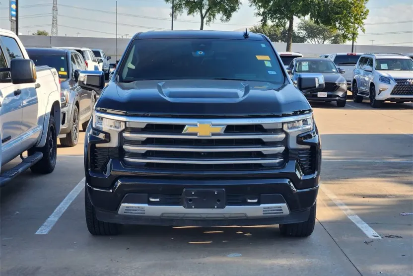 2023 Chevrolet Silverado 1500 High Country photo 1