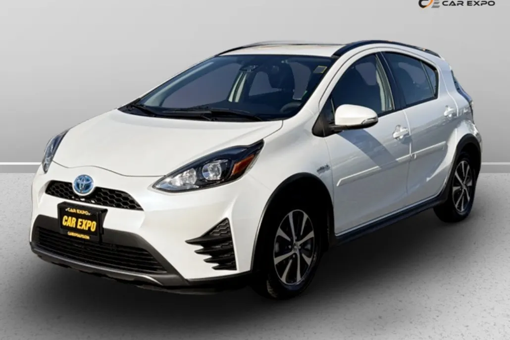 2019 Toyota Prius C L photo 1