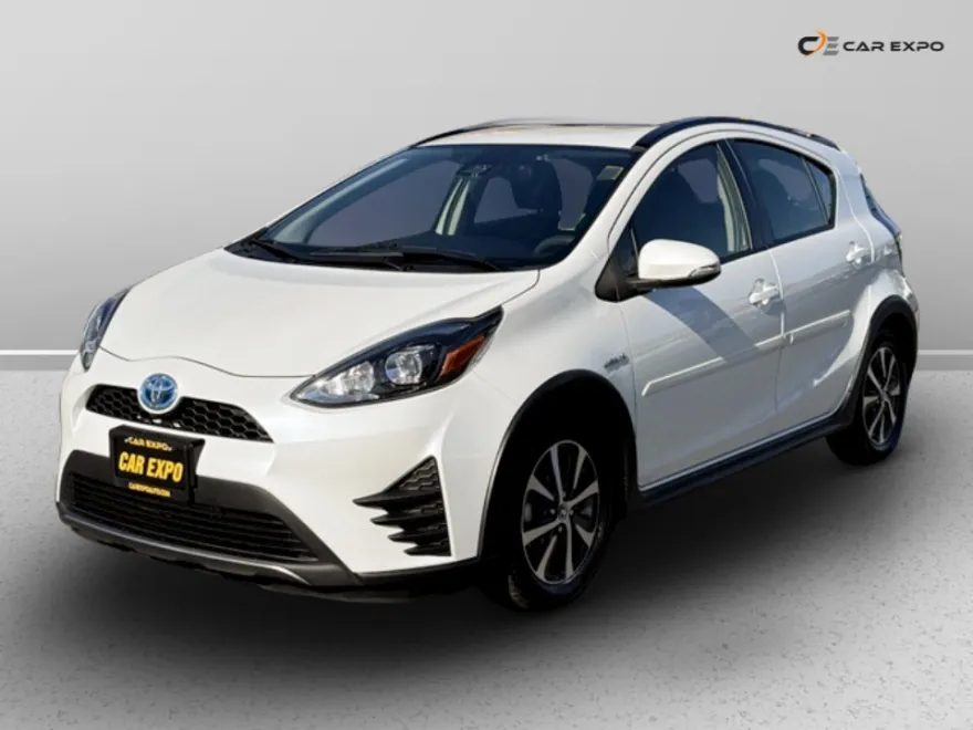 2019 Toyota Prius C L photo 1