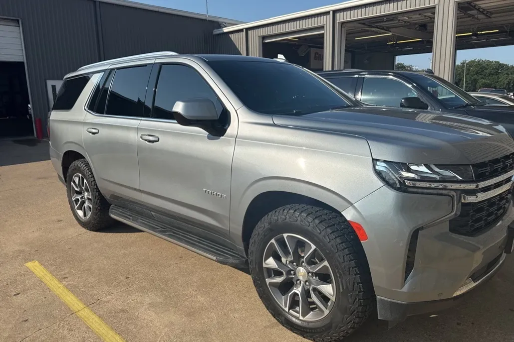 2023 Chevrolet Tahoe LS photo 1