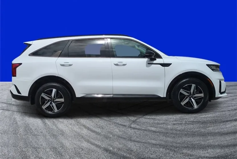 2023 Kia Sorento S photo 1