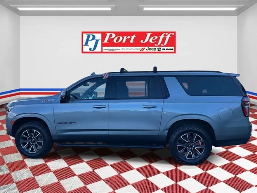 2021 Chevrolet Suburban Z71 photo 1