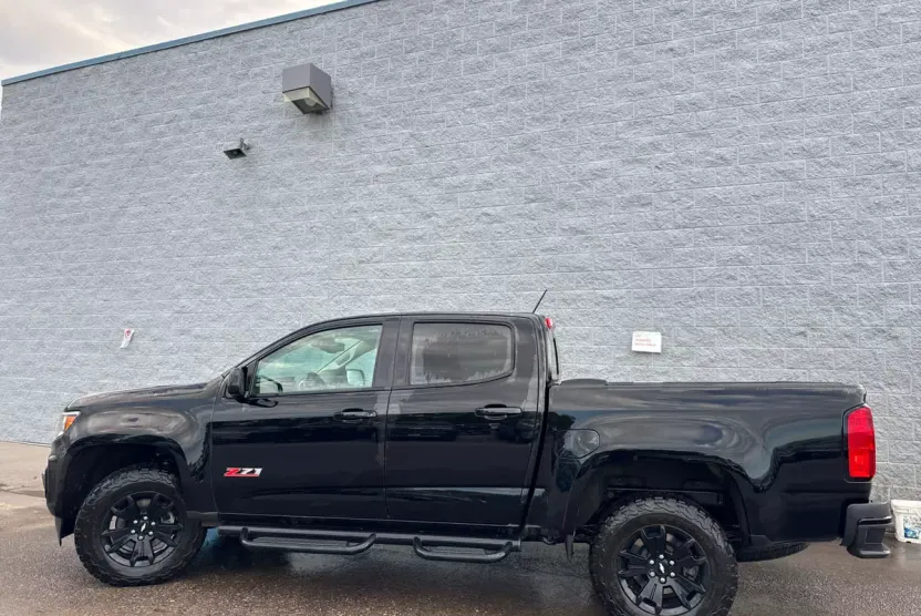 2022 Chevrolet Colorado Z71 photo 1