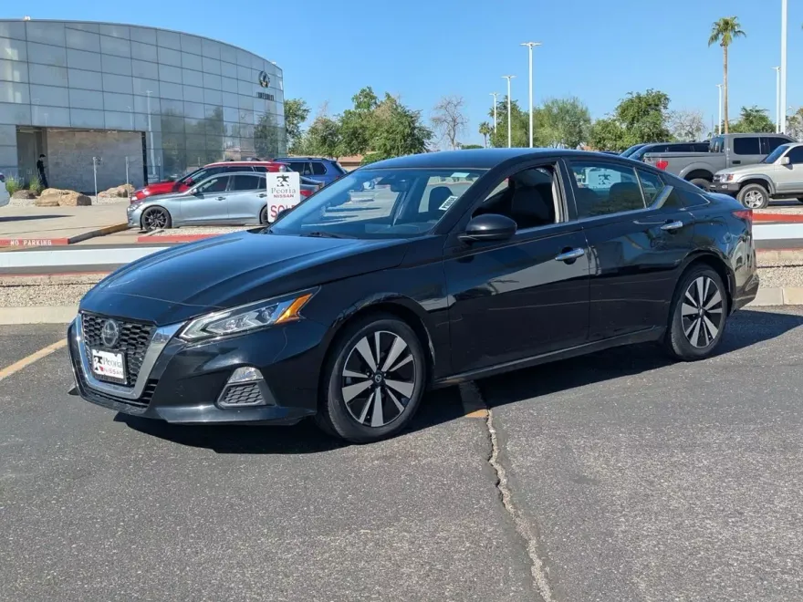 2022 Nissan Altima 2.5 SV photo 1