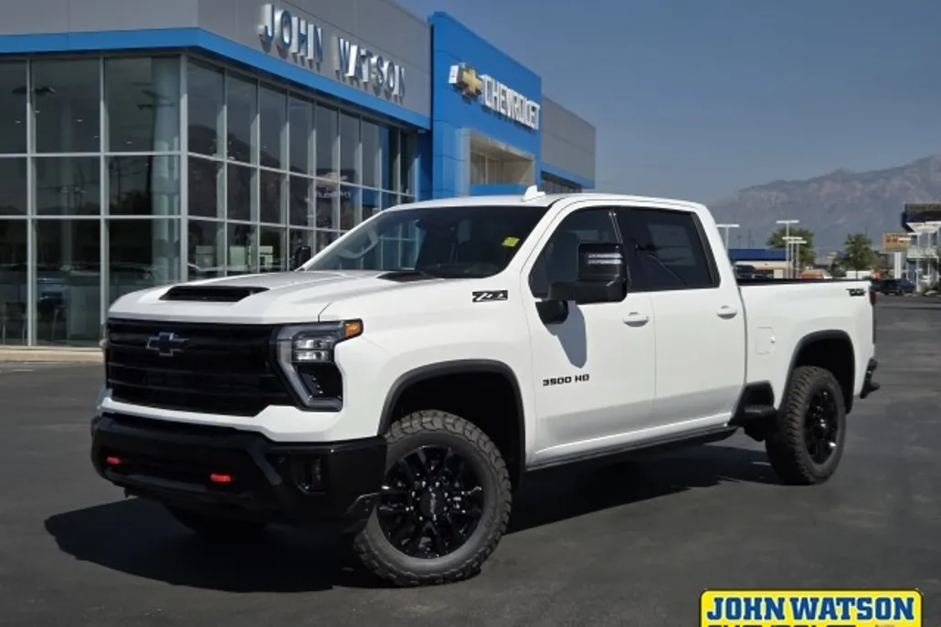 2025 Chevrolet Silverado 3500HD LTZ photo 1