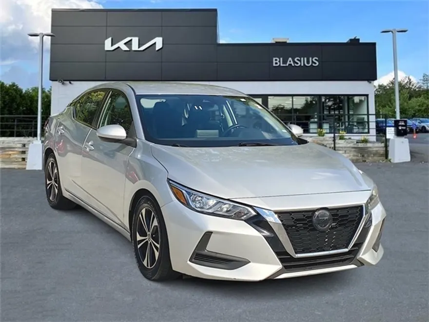 2022 Nissan Sentra SV photo 1