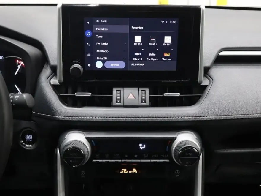 2024 Toyota RAV4 XLE Premium photo 23