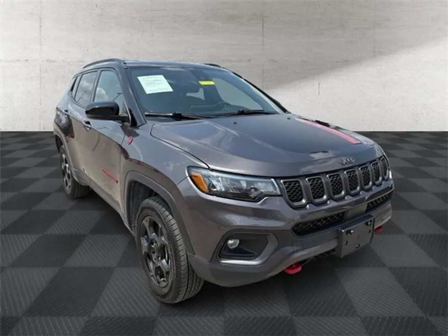 2024 Jeep Compass Trailhawk photo 1