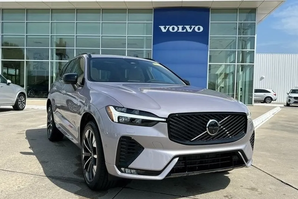 2026 Volvo XC60 B5 Plus photo 1