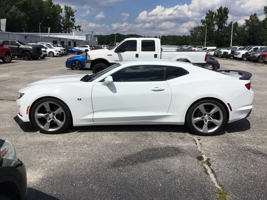 2019 Chevrolet Camaro 1LT photo 1