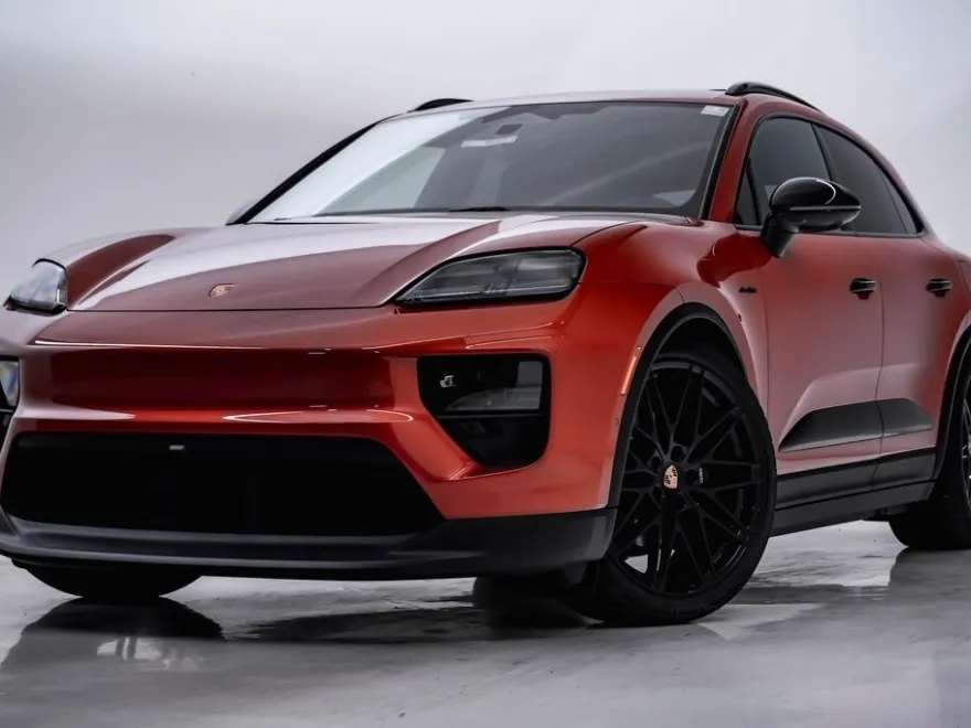 2025 Porsche Macan 4 Electric photo 1