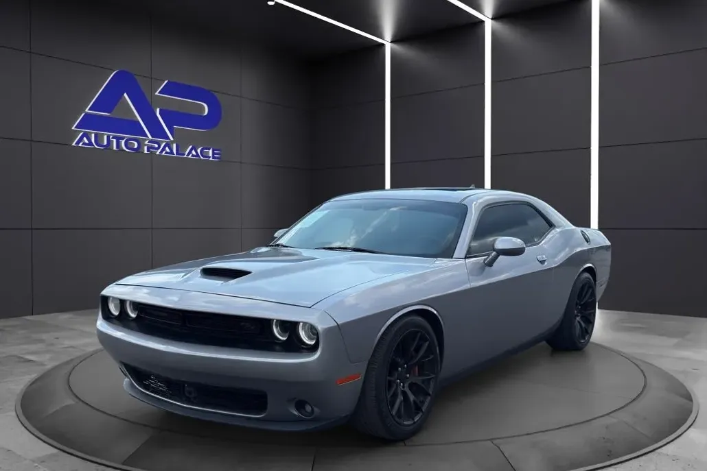 2016 Dodge Challenger SRT8 392 photo 1