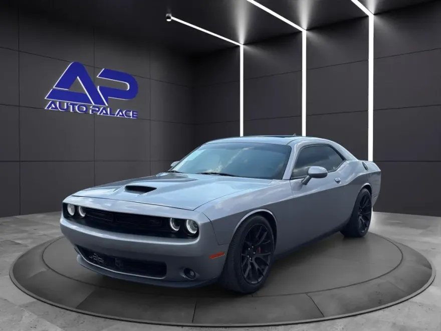 2016 Dodge Challenger SRT8 392 photo 1
