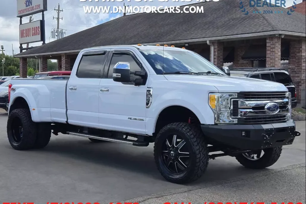 2017 Ford F-350 XLT photo 1