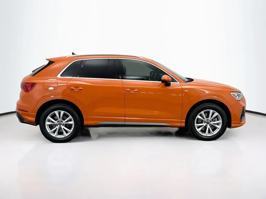 2022 Audi Q3 S line Premium Plus photo 1