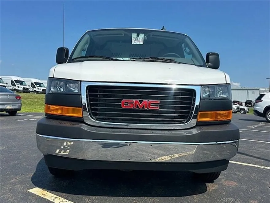 2025 Gmc Savana Cargo 2500 photo 1