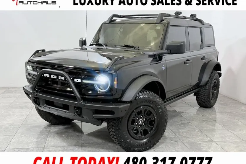 2022 Ford Bronco Black Diamond photo 1