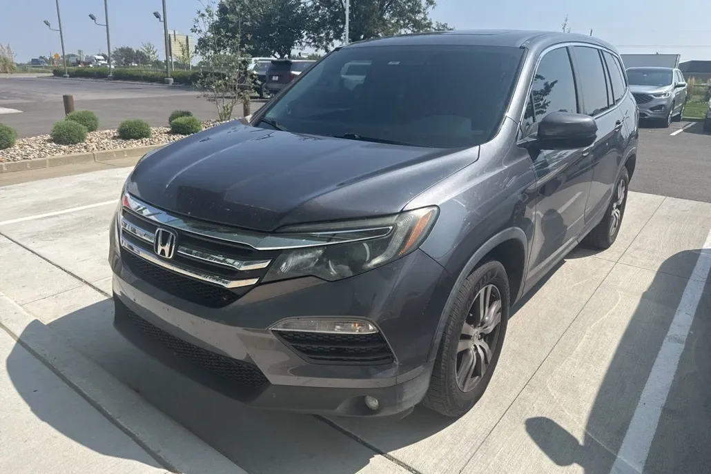2016 Honda Pilot EX-L photo 1