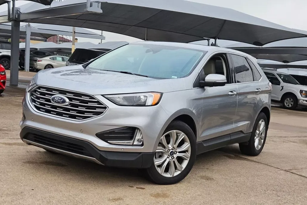 2022 Ford Edge Titanium photo 1