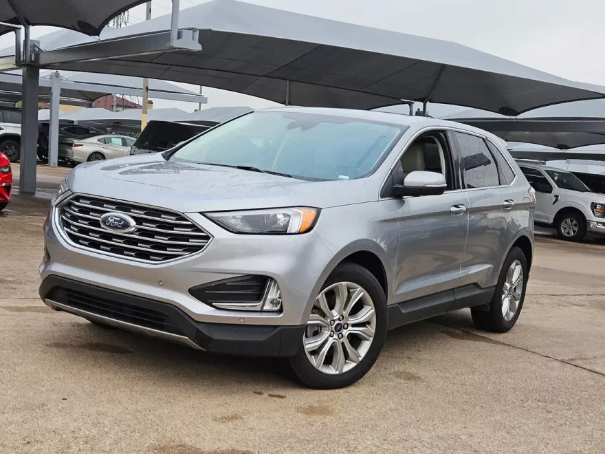 2022 Ford Edge Titanium photo 1