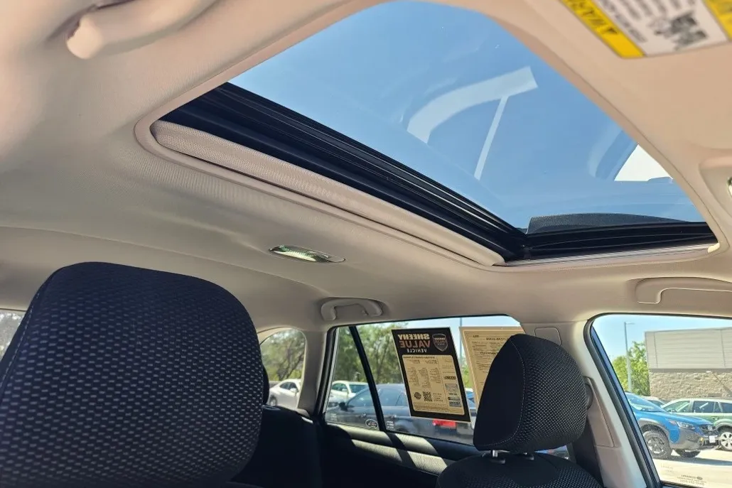 2018 Subaru Outback 2.5i Premium photo 1