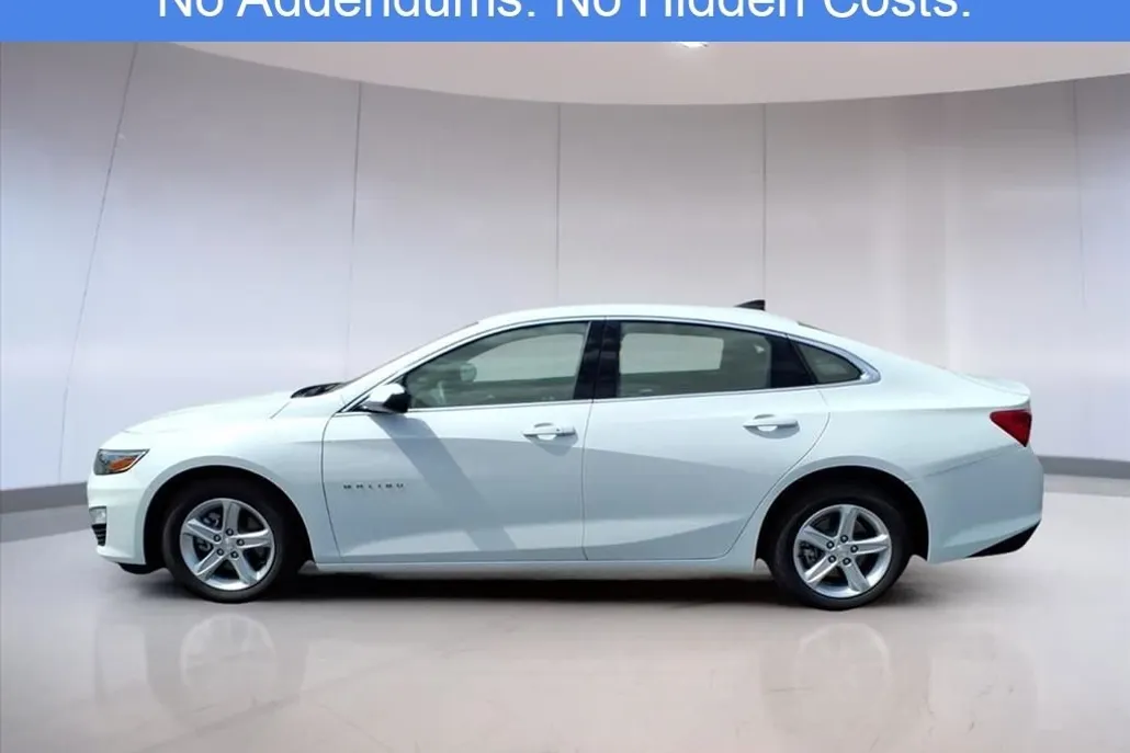 2023 Chevrolet Malibu LS photo 1