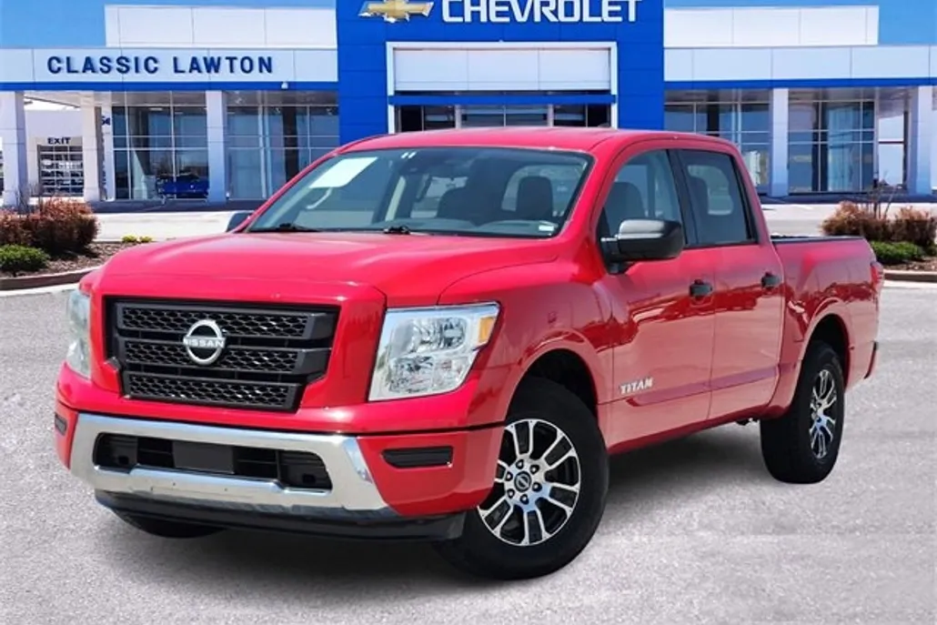 2023 Nissan Titan SV photo 1
