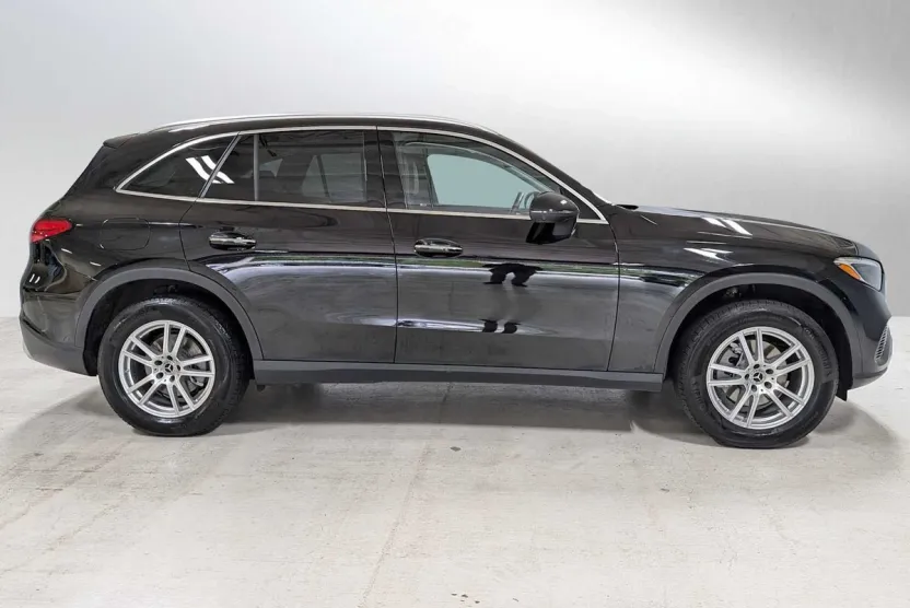 2023 Mercedes Benz GLC 300 4MATIC photo 1