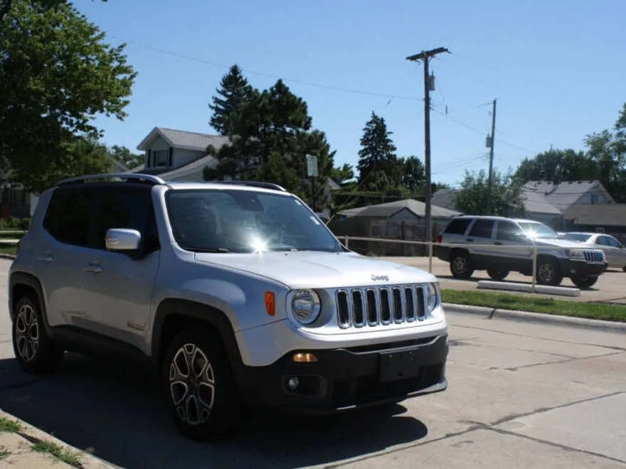2016 Jeep Renegade Limited photo 1