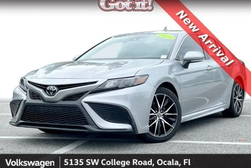 2023 Toyota Camry SE photo 1